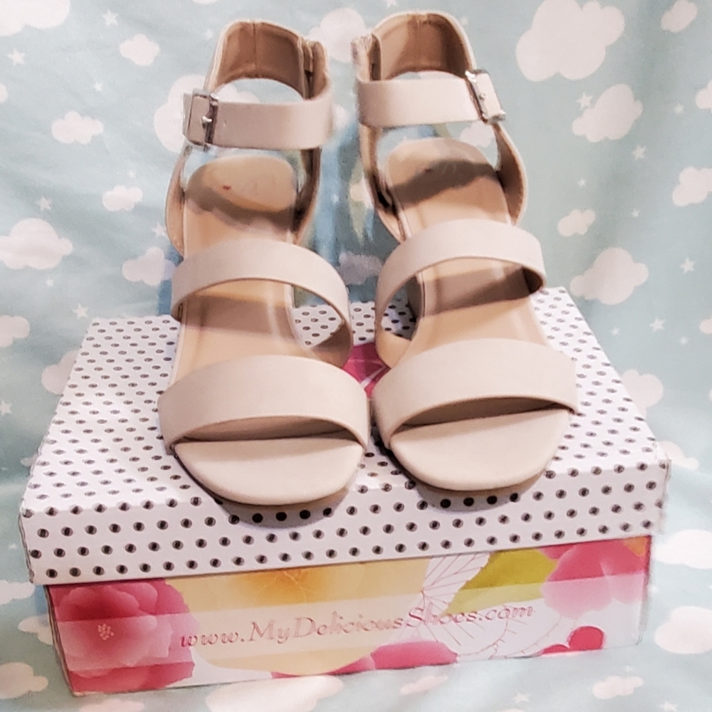 NWT Delicious User S Faux Wooden Wedge Sandals